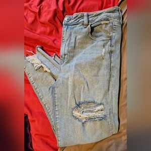 Skinny American Eagle short ripped jeans